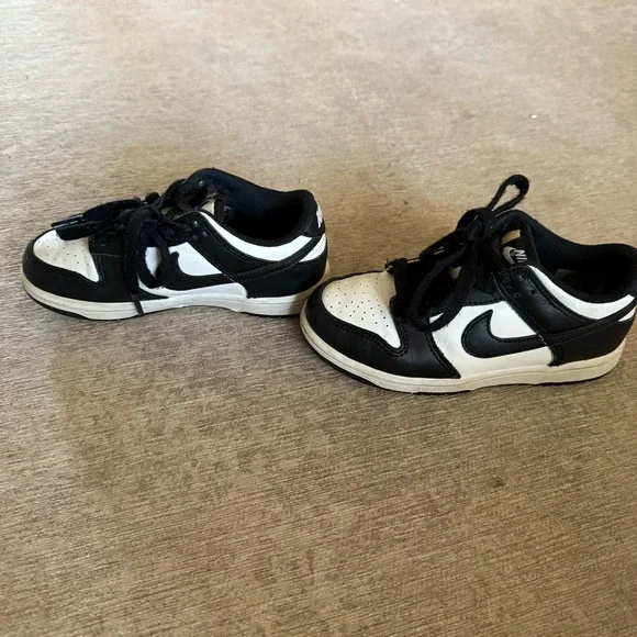 Little kids size 12c Nike Panda Dunks - Picture 3 of 8